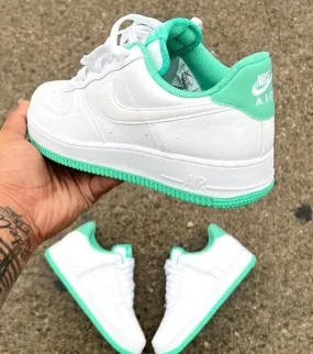 NIKE AIR FORCE 1 WHITE MINT BOTTOM