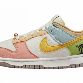 NIKE DUNK LOW WMNS SUN CLUB SANDED GOLD